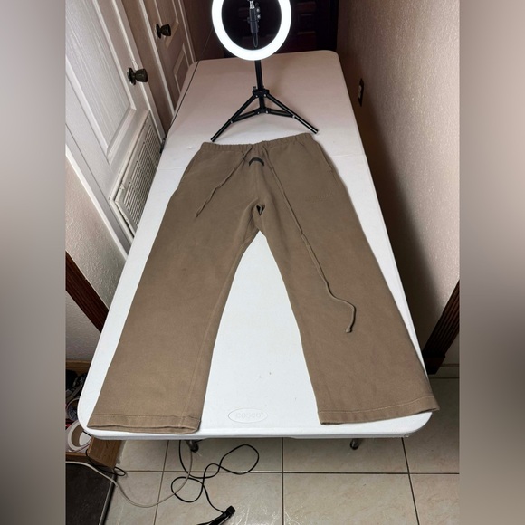 Essentials Other - Fear of God Essentials FW22 Relaxed Sweatpant Smoke Used Sz L